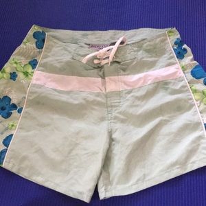 Pretty Board Shorts in Great Shape! Size 10